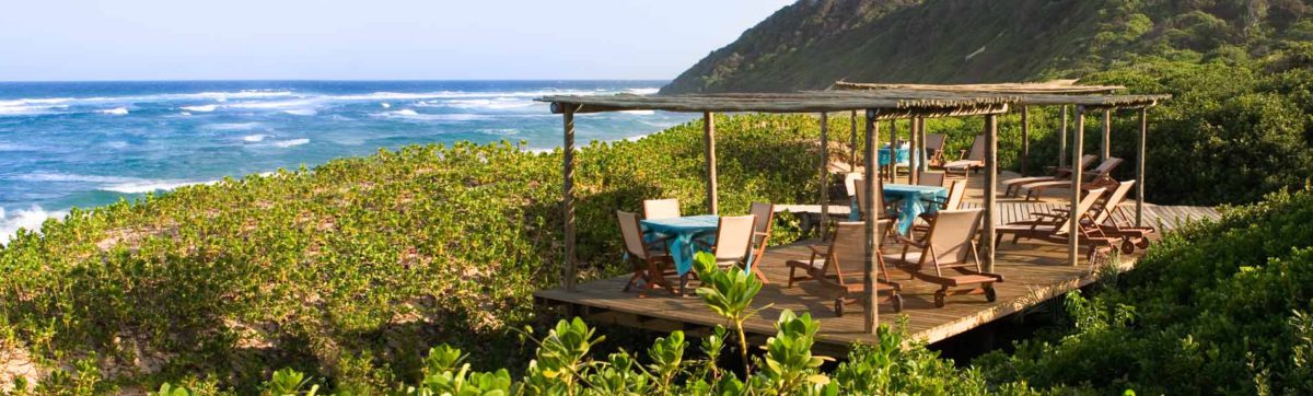 Al fresco dining and stunning ocean views at Thonga Beach Lodge.